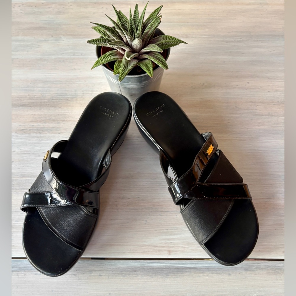 Black Cole Haan Grand OS Black Patent Leather Women’s Slides/Sandals. Size: 7.5
